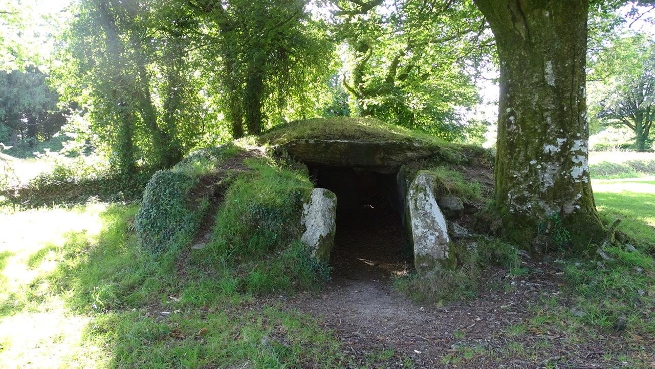 dolmen de Ty Ar Boudiged