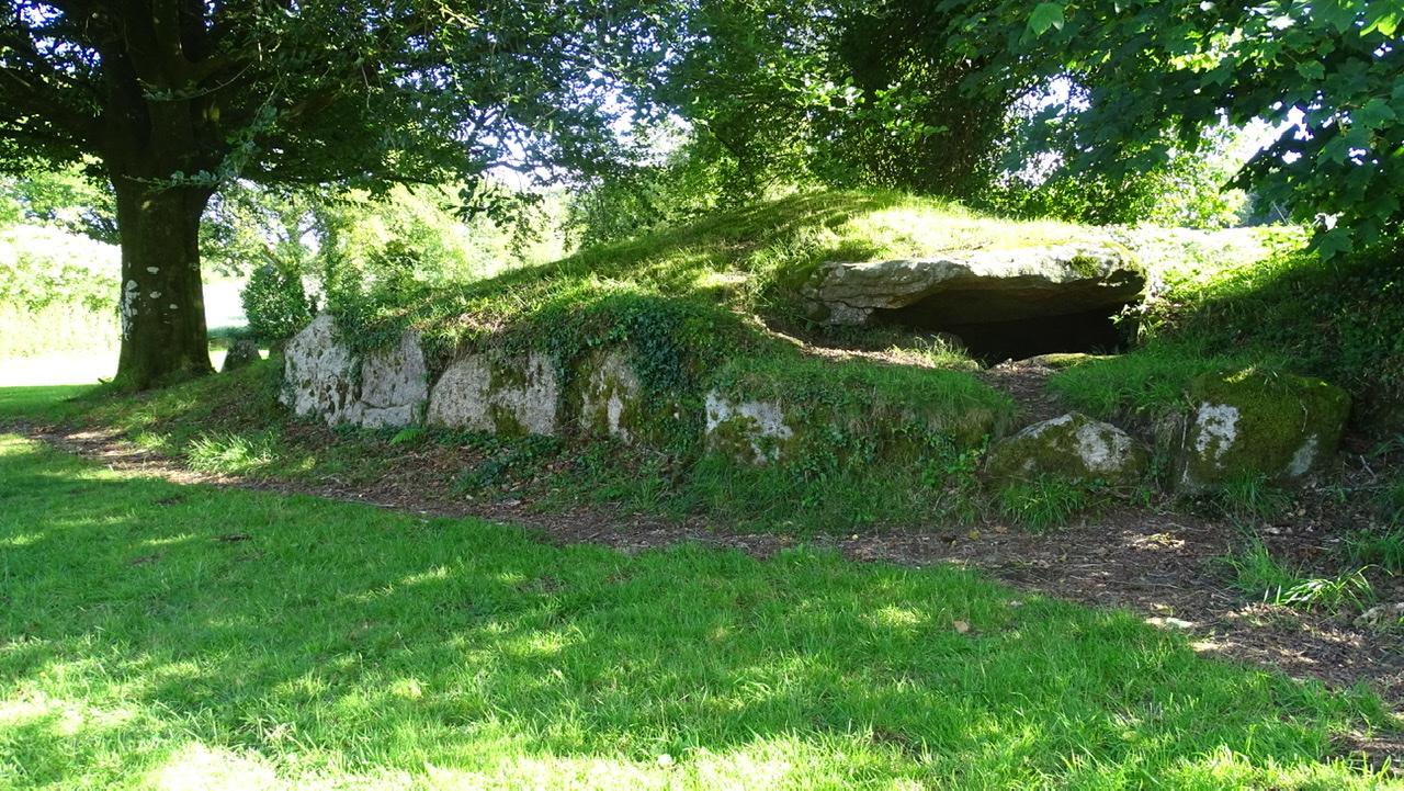 dolmen de Ty Ar Boudiged