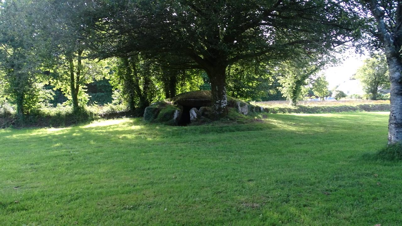 dolmen de Ty Ar Boudiged